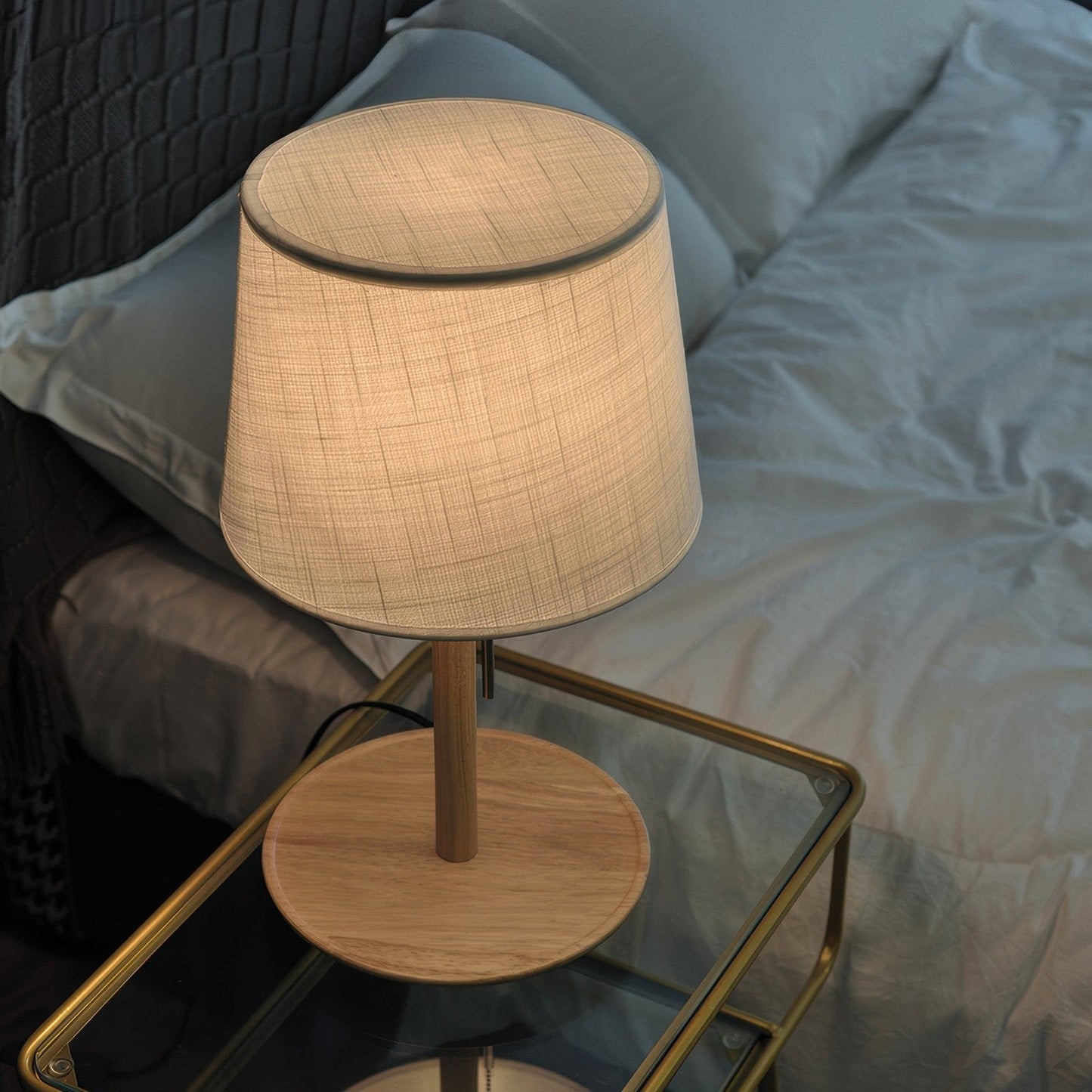Gentle Glow | Nordic Gulvlampe med Valnød og Stofskærm 3