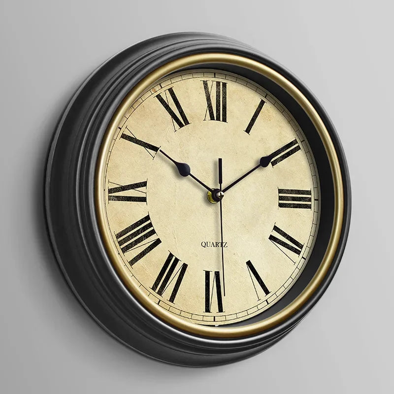 Vintage Lydløst Vægur | Europæisk Design 8